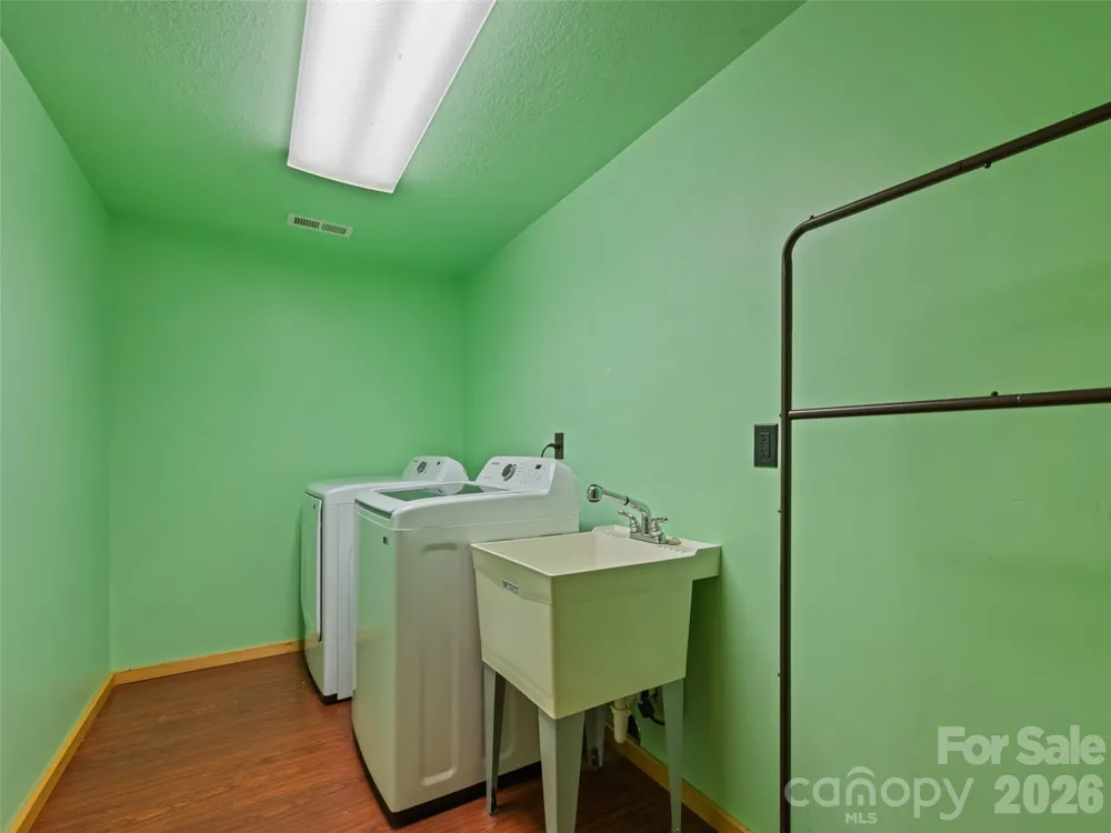 51 Stony Pond Lane Canton, NC 28716