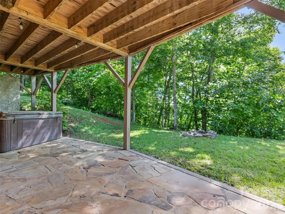 51 Stony Pond Lane Canton, NC 28716