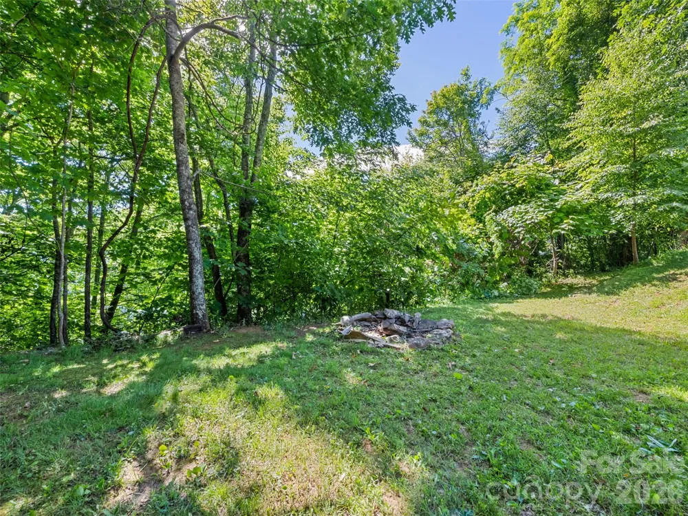 51 Stony Pond Lane Canton, NC 28716