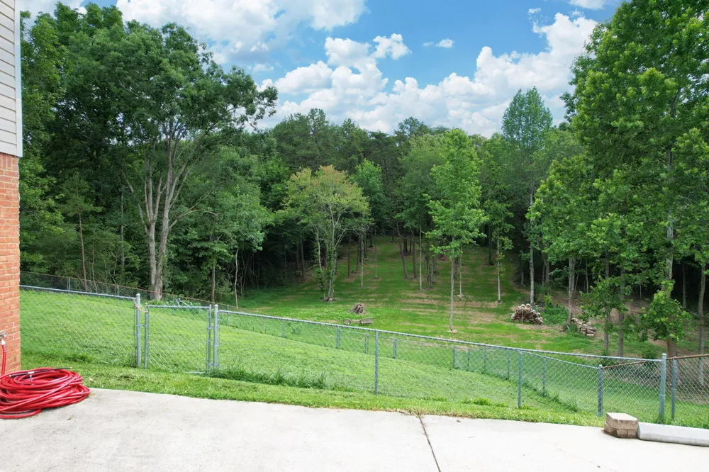 2214 N Fork Drive Soddy Daisy, TN 37379