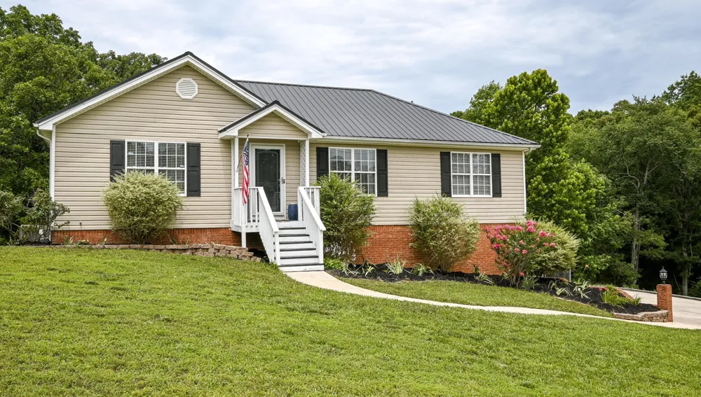 2214 N Fork Drive Soddy Daisy, TN 37379