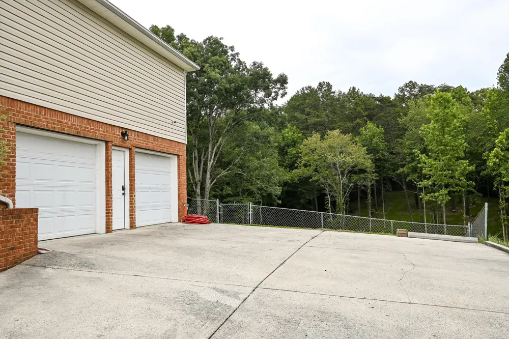 2214 N Fork Drive Soddy Daisy, TN 37379