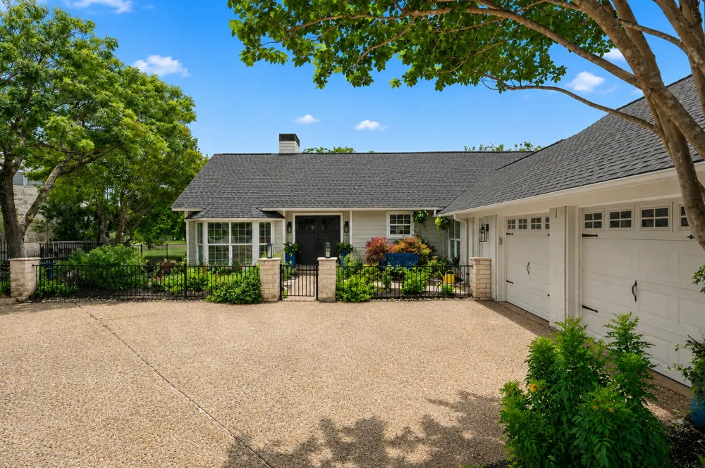 1811 Cando Court Lakeway, TX 78734