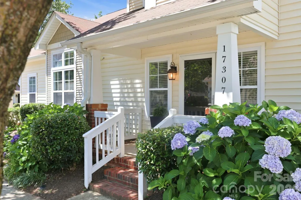 17307 Villanova Road Huntersville, NC 28078