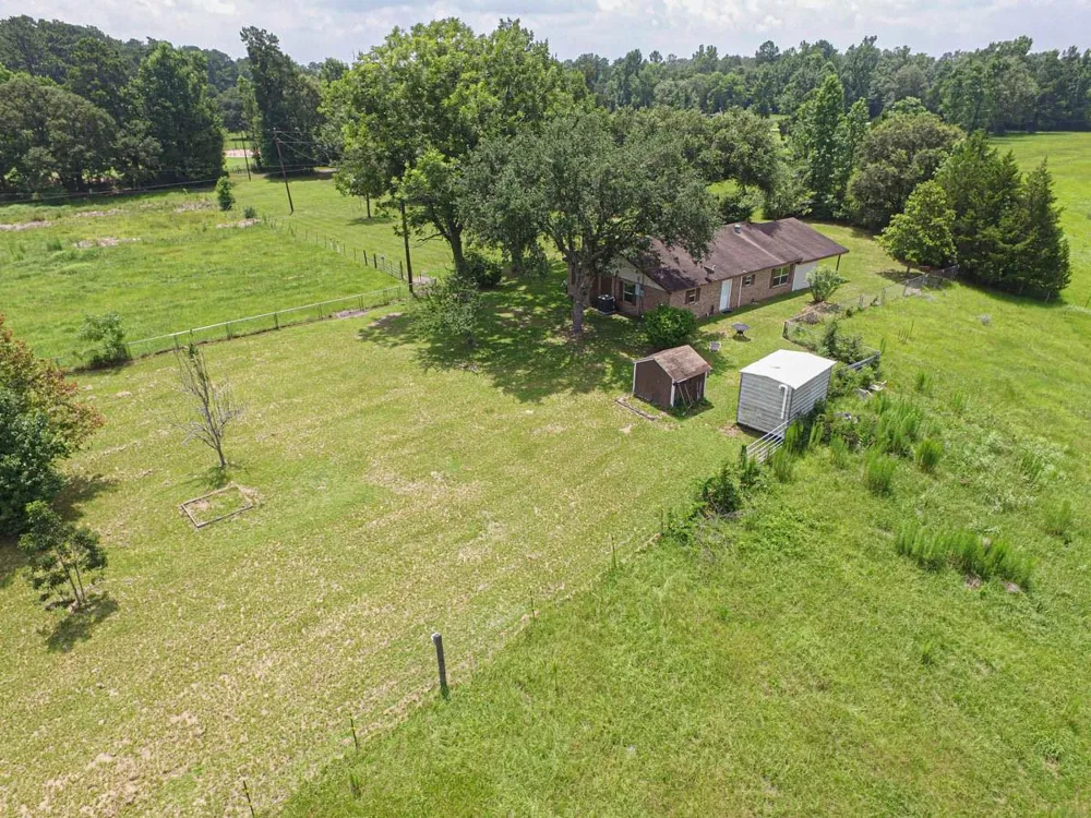 899 J Hickman Road Leggett, TX 77350