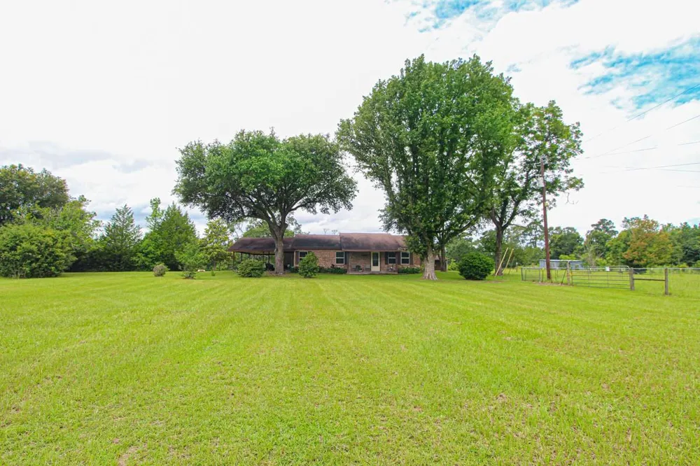 899 J Hickman Road Leggett, TX 77350