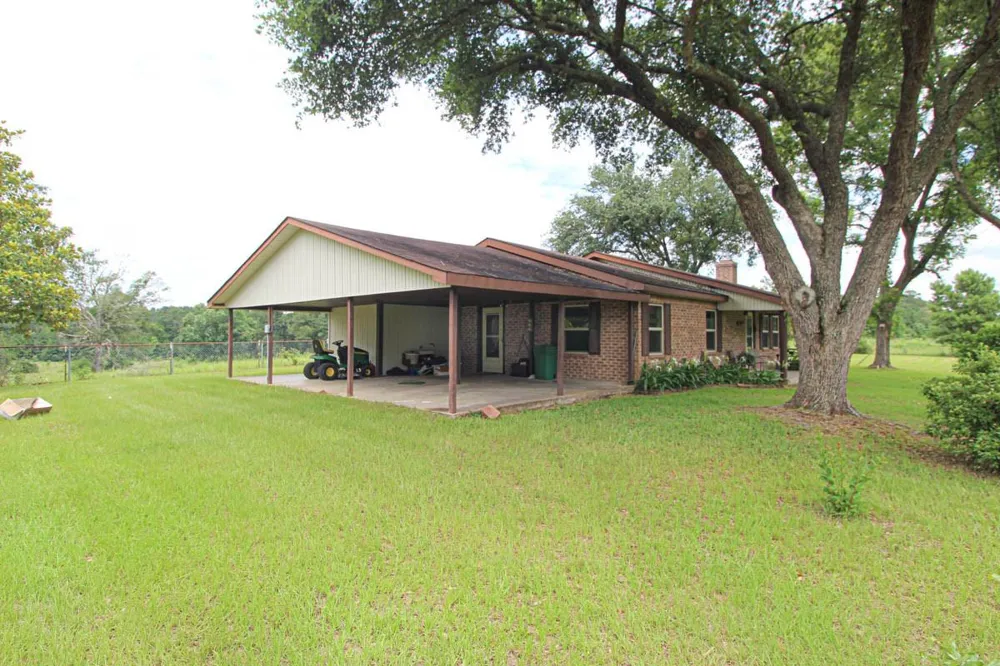 899 J Hickman Road Leggett, TX 77350