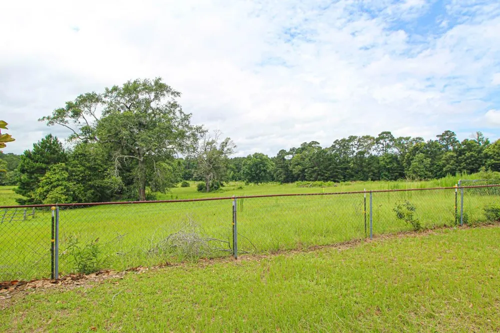 899 J Hickman Road Leggett, TX 77350