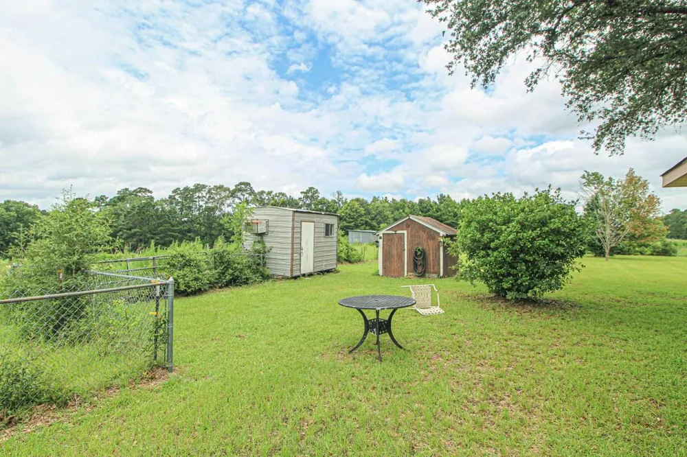 899 J Hickman Road Leggett, TX 77350