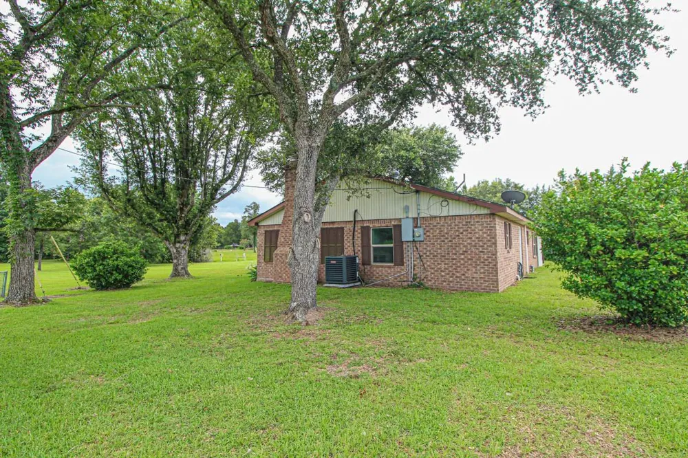 899 J Hickman Road Leggett, TX 77350