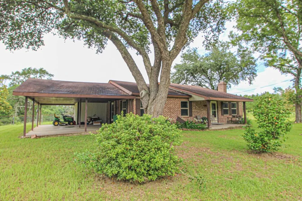 899 J Hickman Road Leggett, TX 77350
