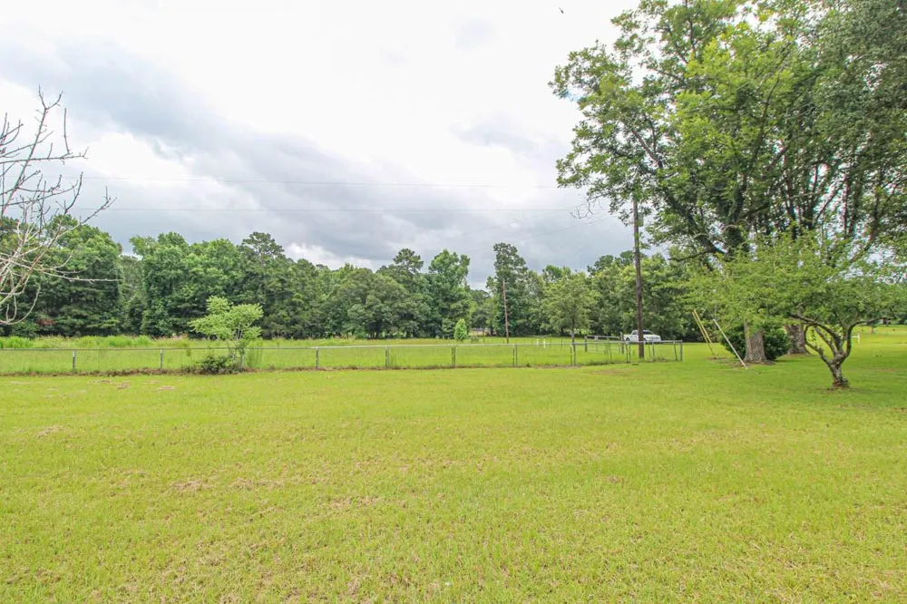 899 J Hickman Road Leggett, TX 77350