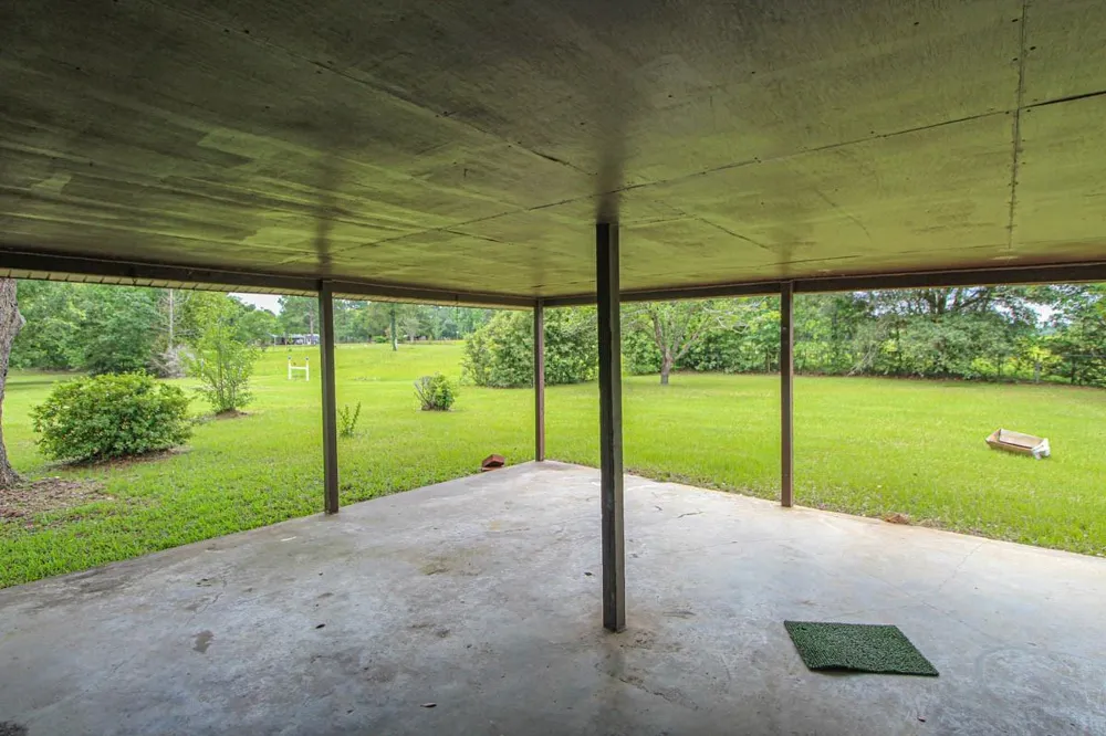 899 J Hickman Road Leggett, TX 77350