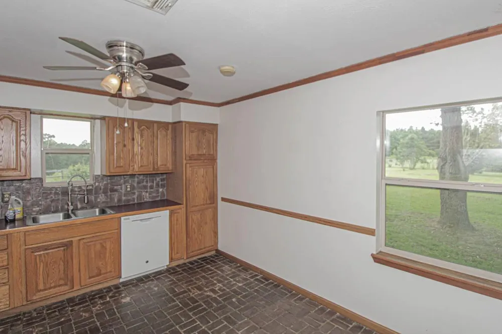 899 J Hickman Road Leggett, TX 77350