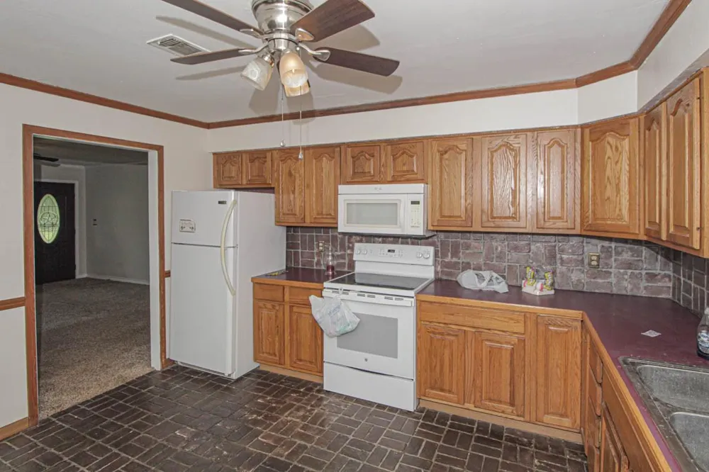 899 J Hickman Road Leggett, TX 77350