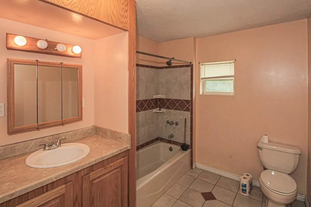 899 J Hickman Road Leggett, TX 77350