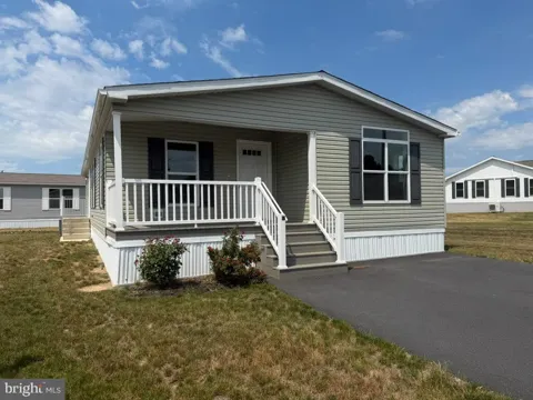 61 EVERGREEN ALY