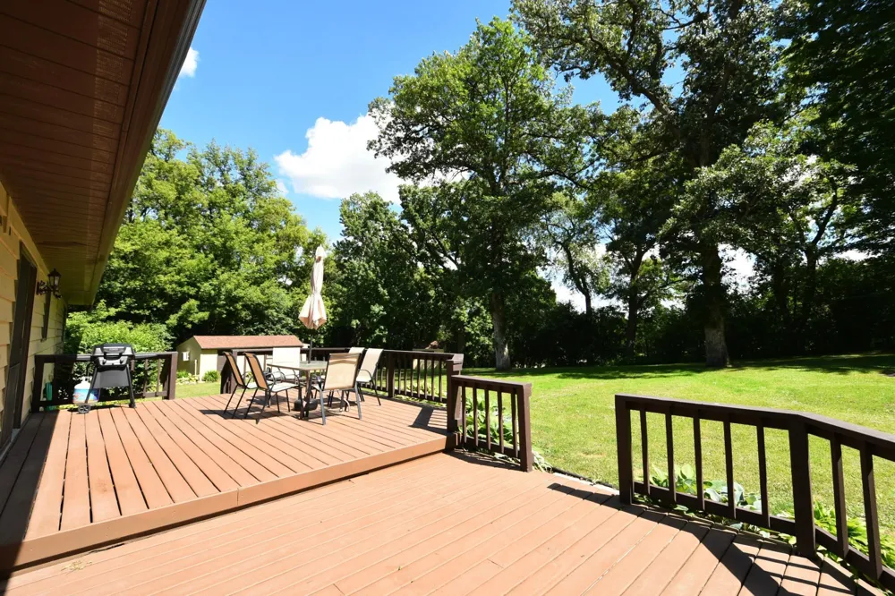 17910 Wedgewood Drive Zumbrota, MN 55992