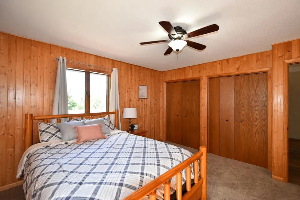 17910 Wedgewood Drive Zumbrota, MN 55992