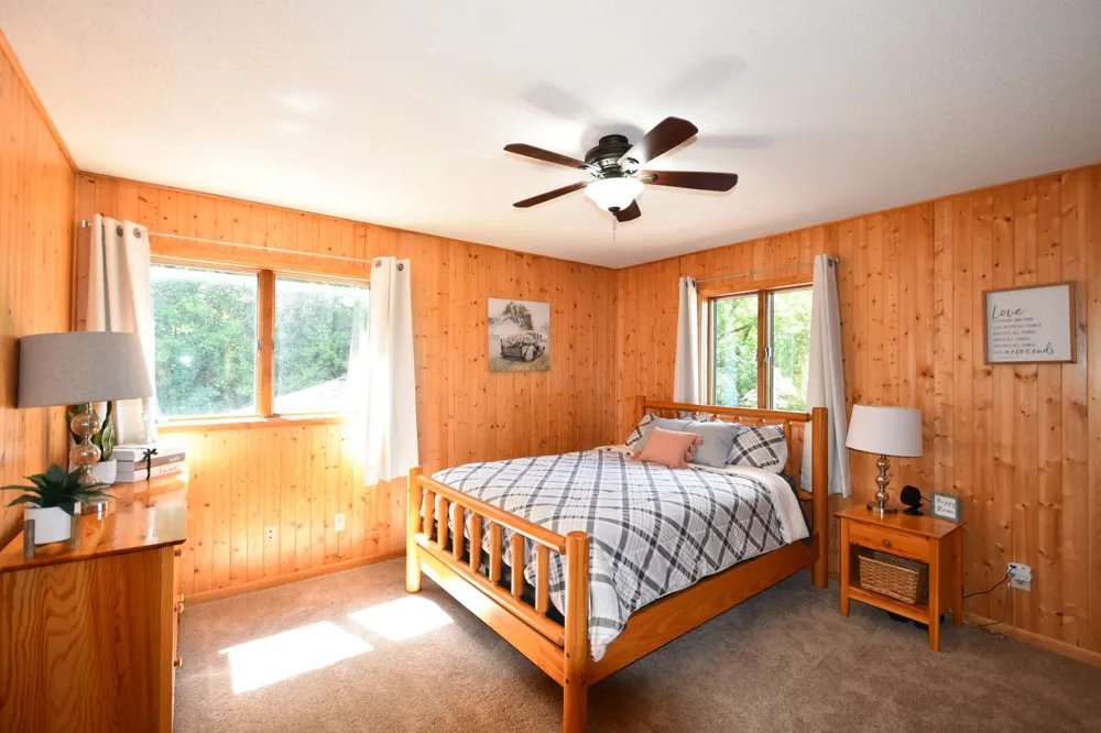 17910 Wedgewood Drive Zumbrota, MN 55992