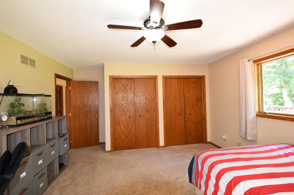 17910 Wedgewood Drive Zumbrota, MN 55992