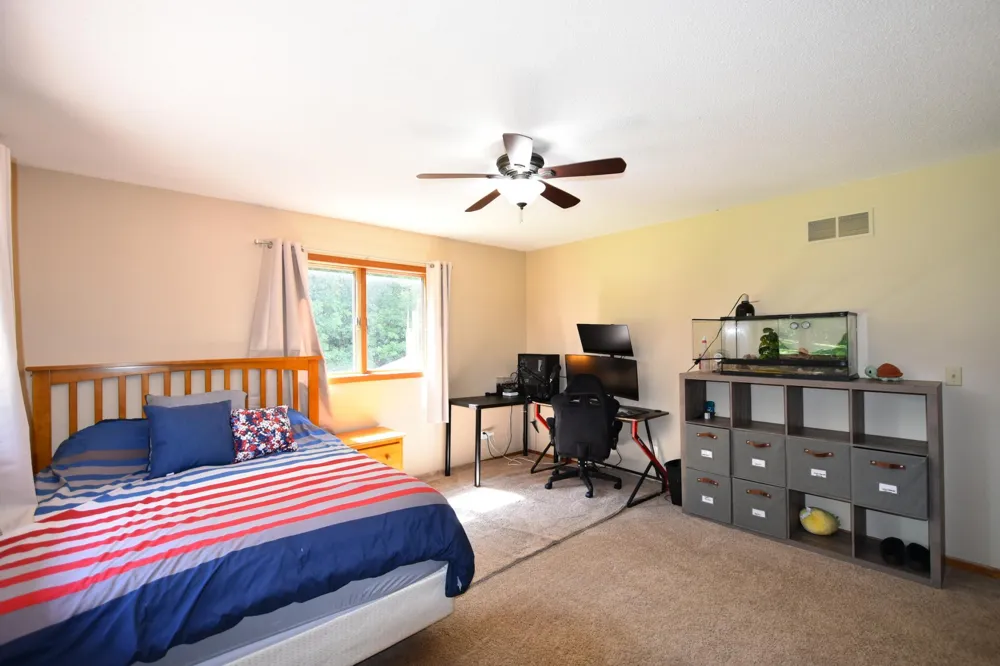 17910 Wedgewood Drive Zumbrota, MN 55992