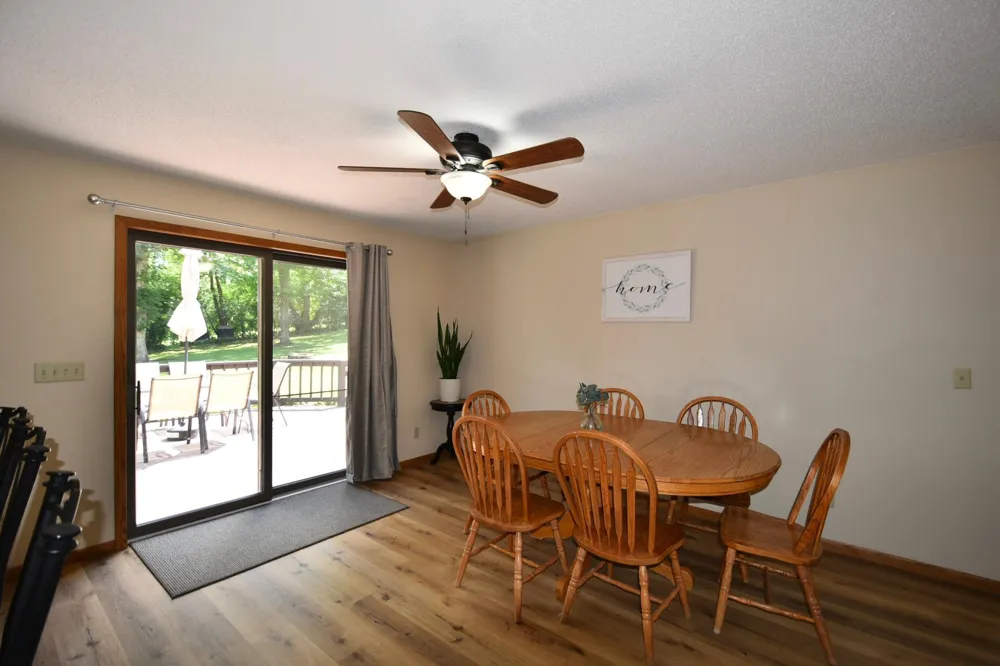 17910 Wedgewood Drive Zumbrota, MN 55992