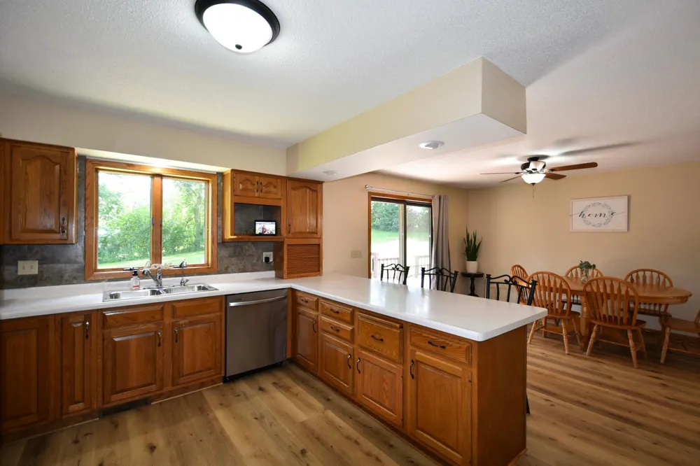 17910 Wedgewood Drive Zumbrota, MN 55992