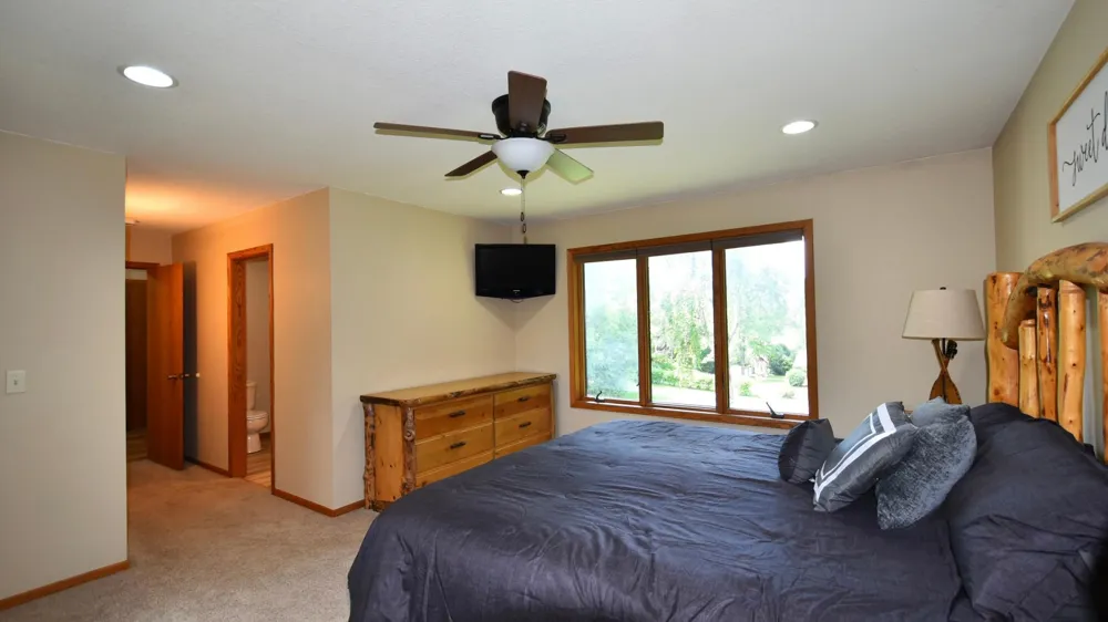 17910 Wedgewood Drive Zumbrota, MN 55992