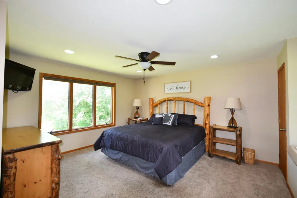 17910 Wedgewood Drive Zumbrota, MN 55992