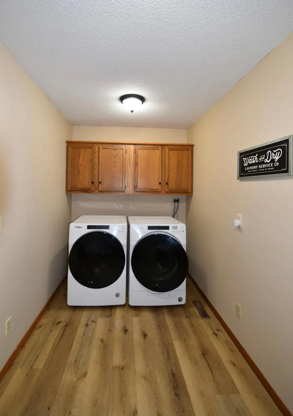 17910 Wedgewood Drive Zumbrota, MN 55992