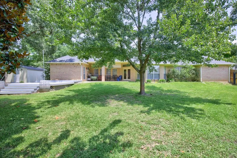 18400 Woodhollow Drive Flint, TX 75762