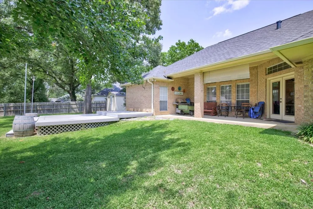 18400 Woodhollow Drive Flint, TX 75762