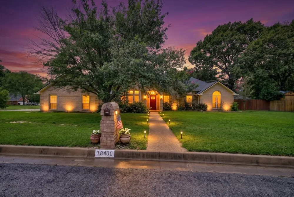 18400 Woodhollow Drive Flint, TX 75762