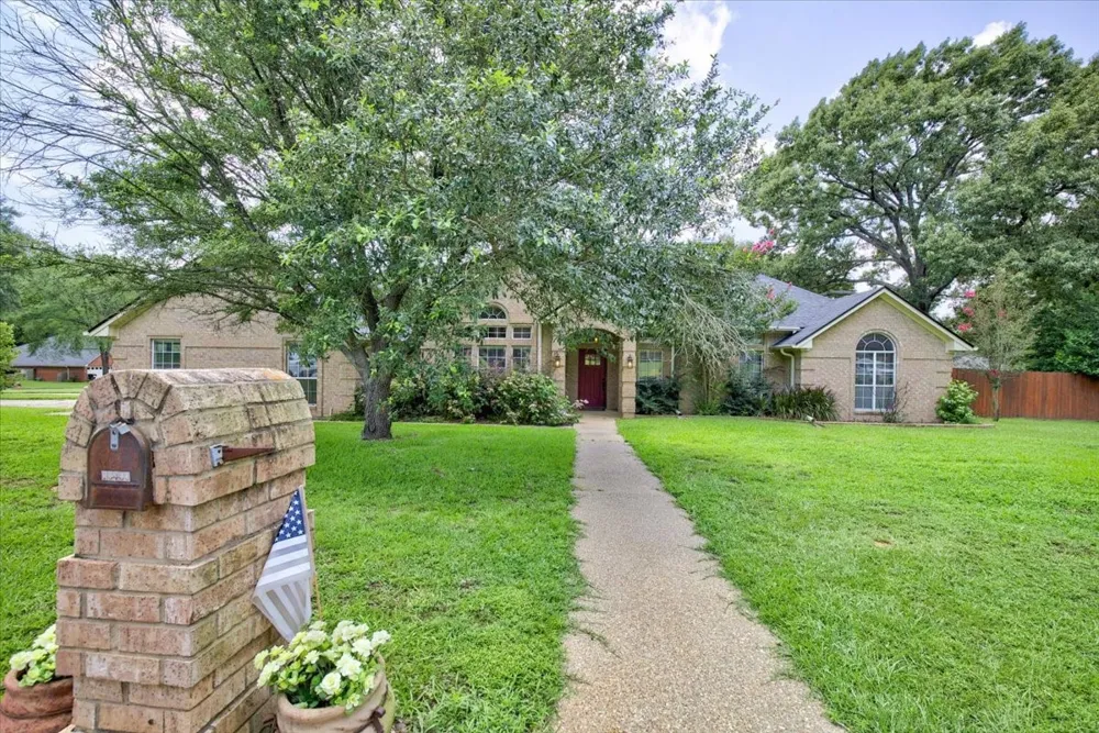 18400 Woodhollow Drive Flint, TX 75762