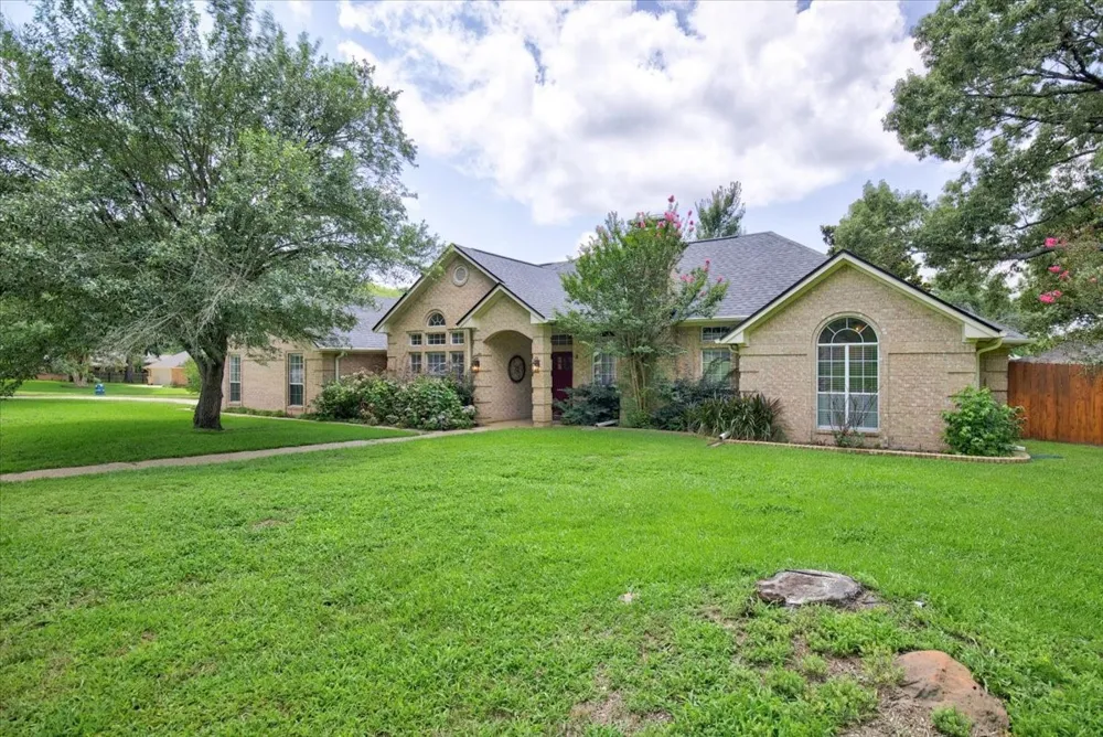 18400 Woodhollow Drive Flint, TX 75762