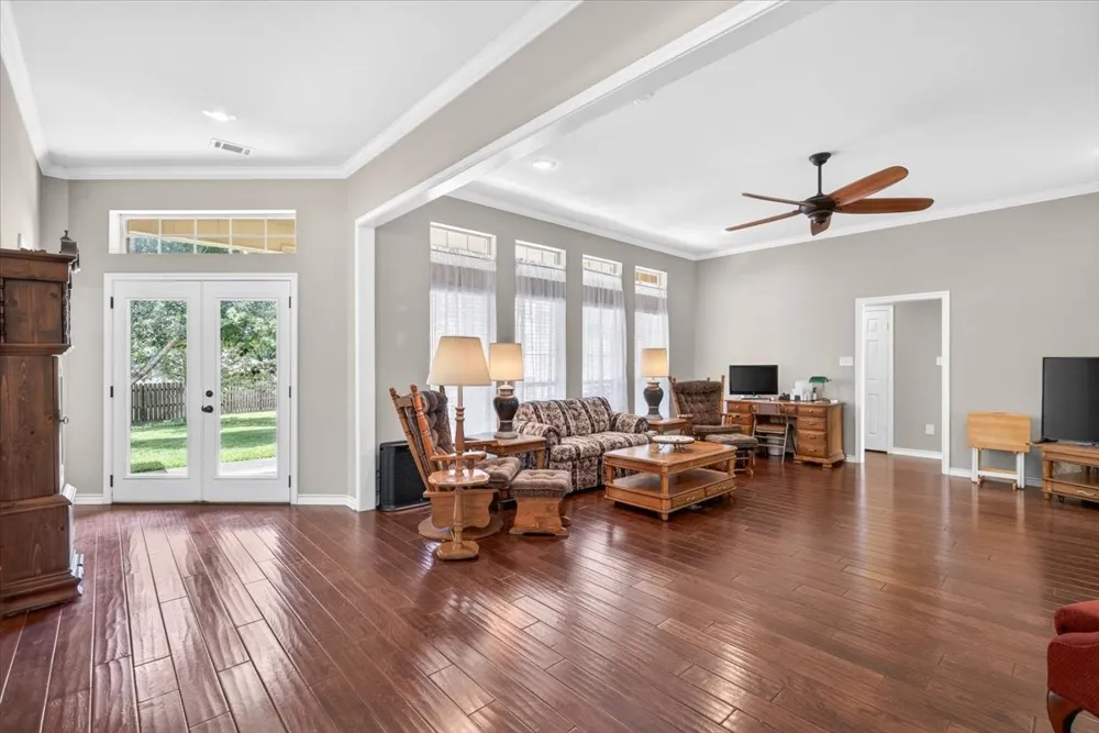 18400 Woodhollow Drive Flint, TX 75762