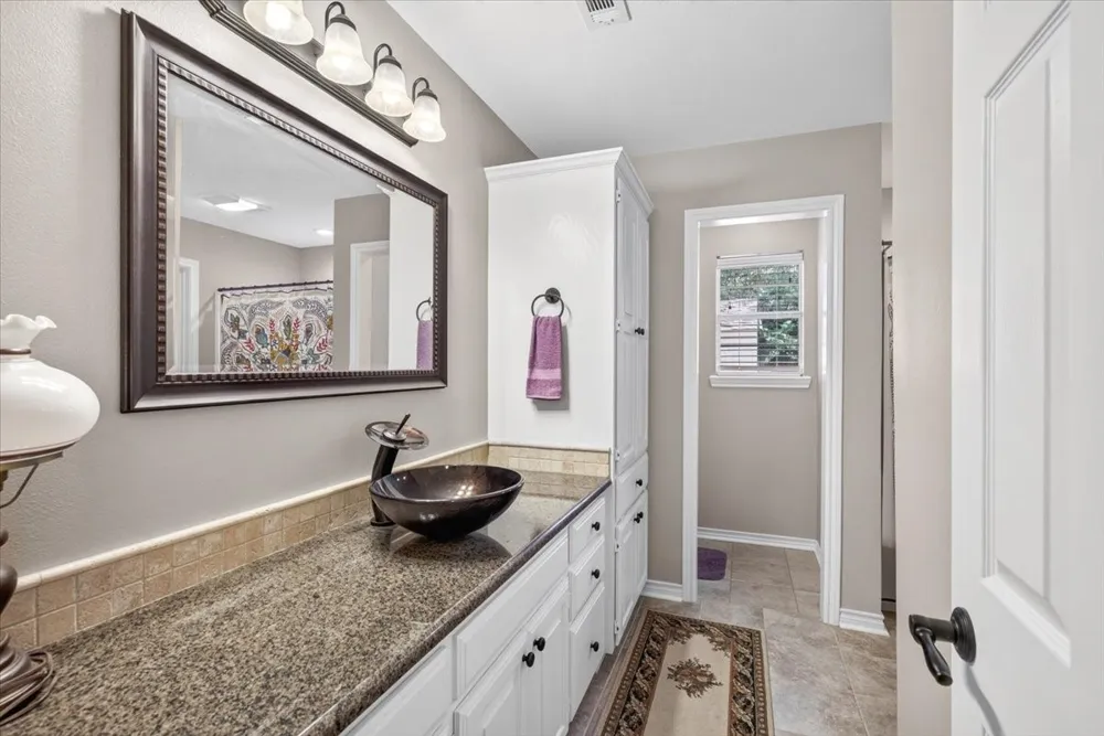18400 Woodhollow Drive Flint, TX 75762