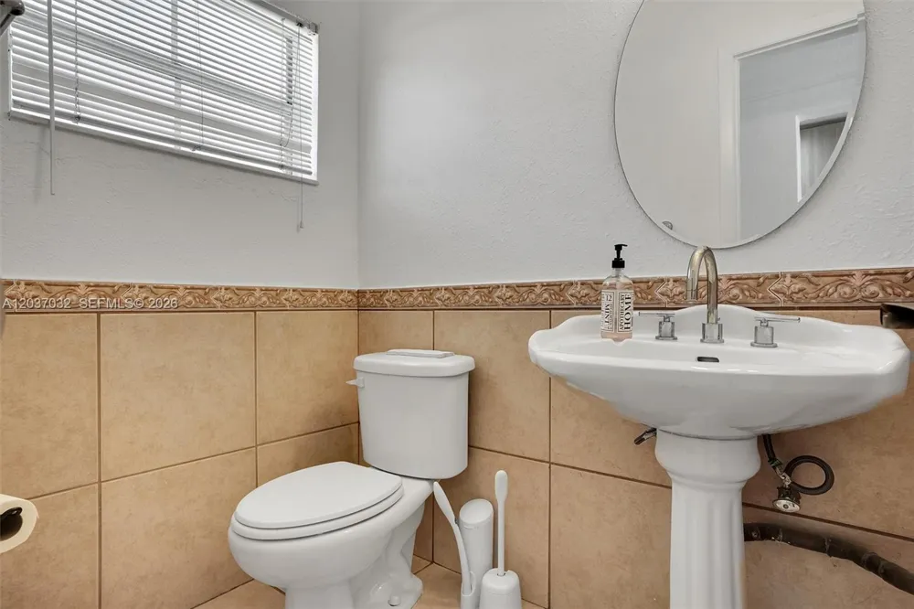 Address Not Shown Pinecrest, FL 33156