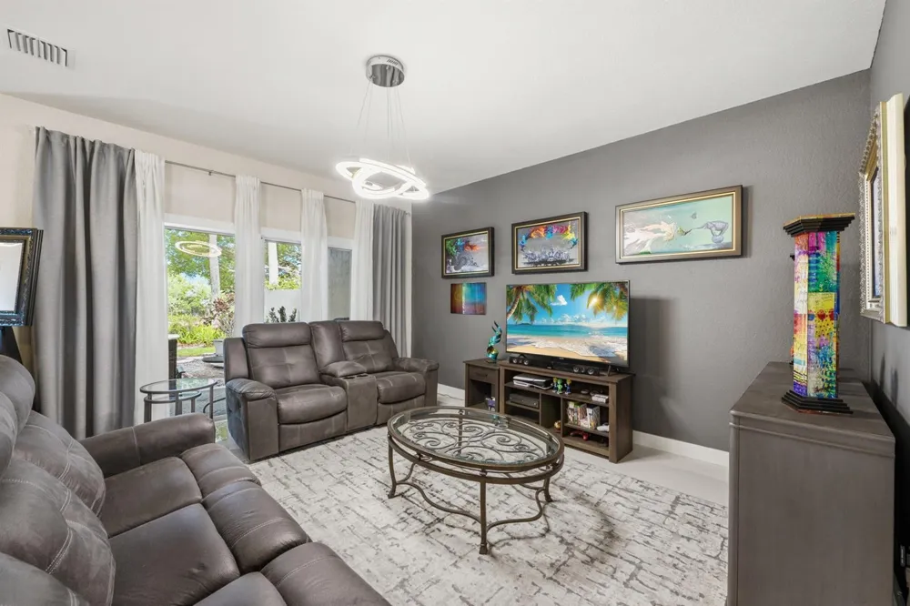 5673 NW 117th Avenue Coral Springs, FL 33076