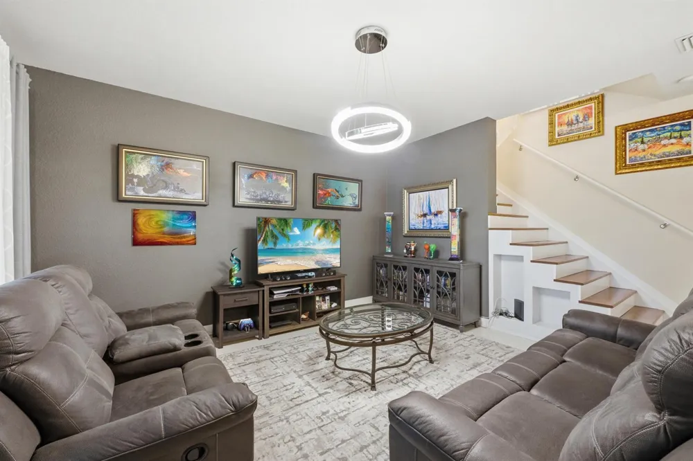 5673 NW 117th Avenue Coral Springs, FL 33076