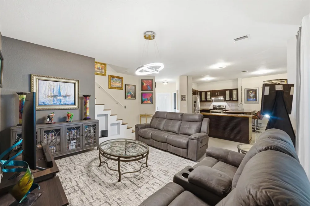 5673 NW 117th Avenue Coral Springs, FL 33076