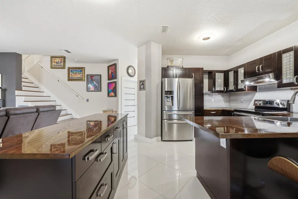 5673 NW 117th Avenue Coral Springs, FL 33076