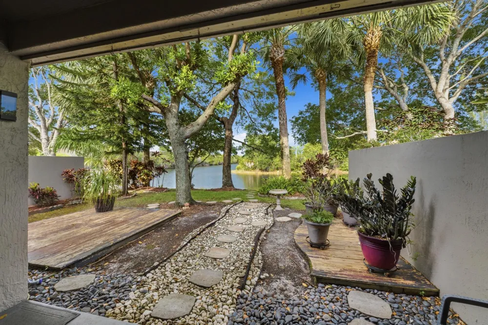 5673 NW 117th Avenue Coral Springs, FL 33076