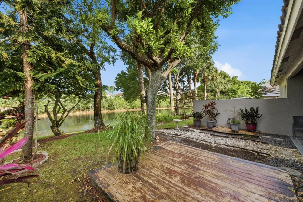 5673 NW 117th Avenue Coral Springs, FL 33076