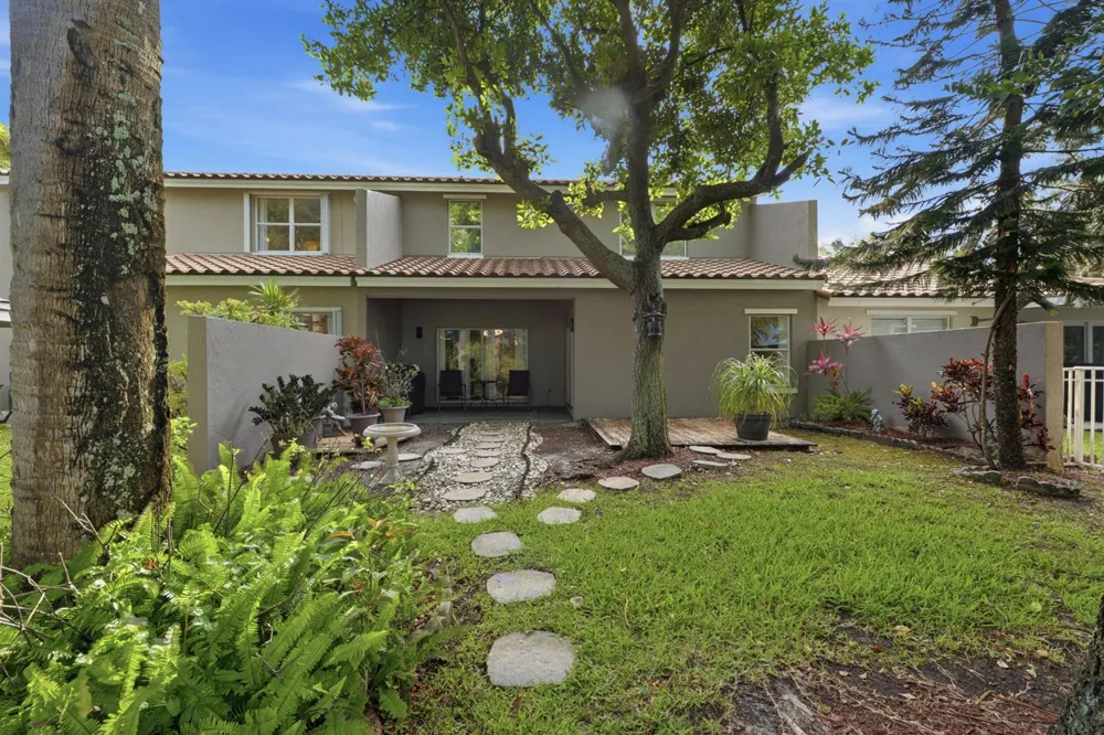 5673 NW 117th Avenue Coral Springs, FL 33076