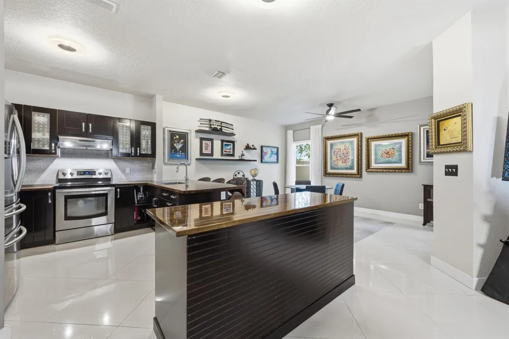 5673 NW 117th Avenue Coral Springs, FL 33076