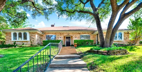 1908 Edgewater Drive