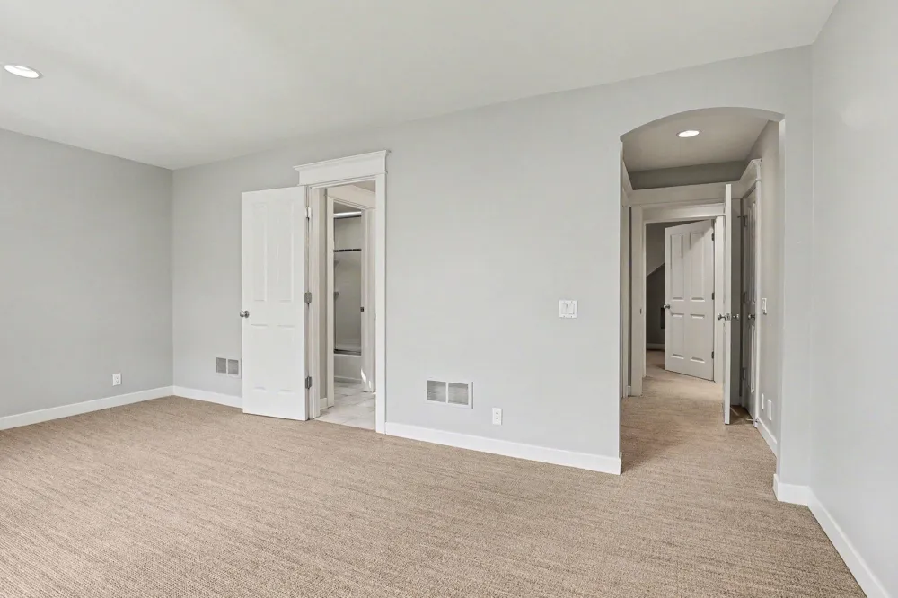 1670 Flowers Crossing Drive NE Grand Rapids Charter Township, MI 49525