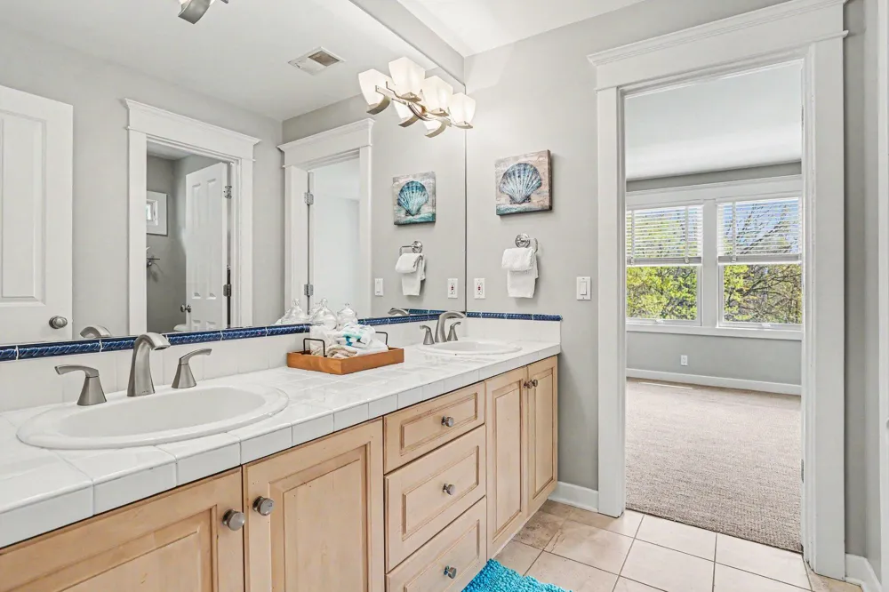 1670 Flowers Crossing Drive NE Grand Rapids Charter Township, MI 49525
